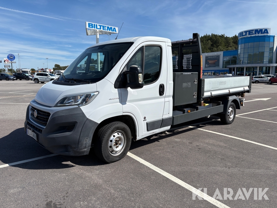 Lätt lastbil Fiat Ducato med trevägstipp