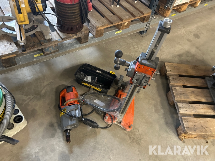 Diamantborrmaskin Husqvarna DM 280 med stativ