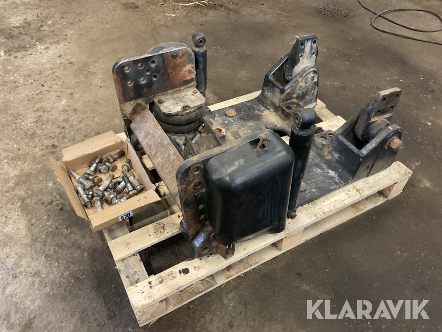 Framaxelfjädring Valtra T160