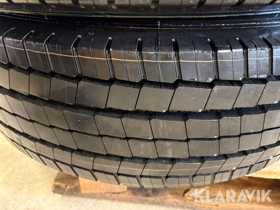 Däck med fälg Michelin XZE1