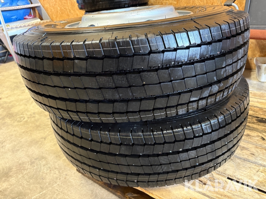 Däck med fälg Michelin XZE1