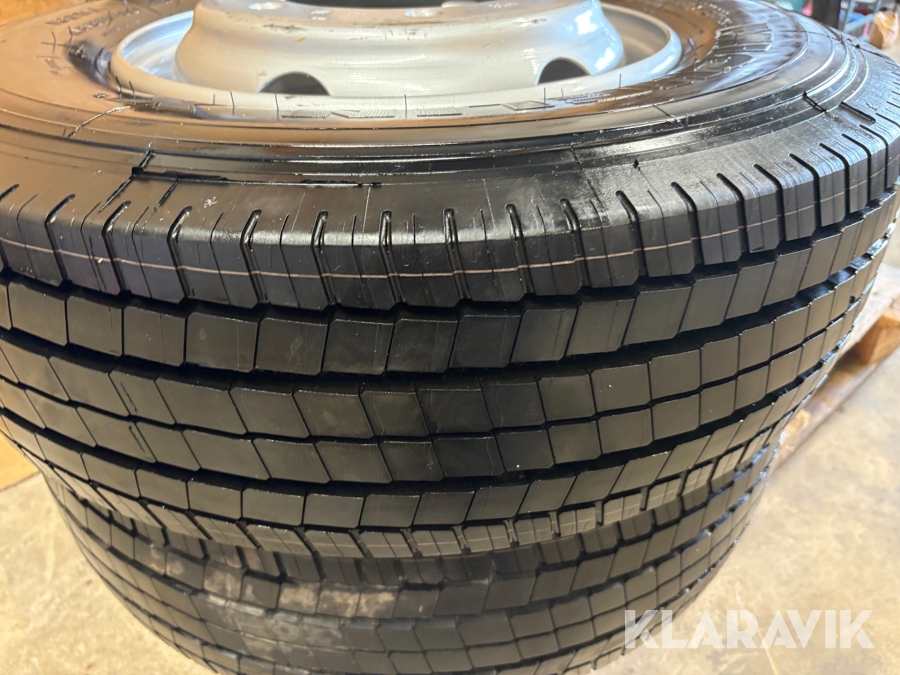 Däck med fälg Michelin XZE1